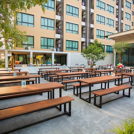 Alisha Court Hotel & Residence กรุงเทพมหานคร ภายนอก รูปภาพ