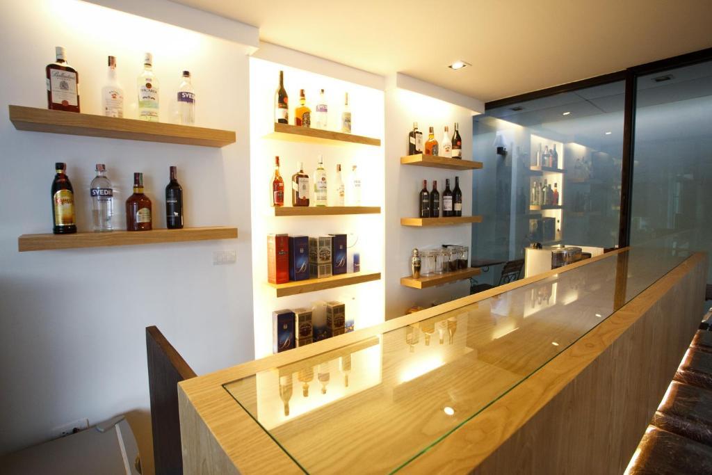 Alisha Court Hotel & Residence กรุงเทพมหานคร ภายนอก รูปภาพ