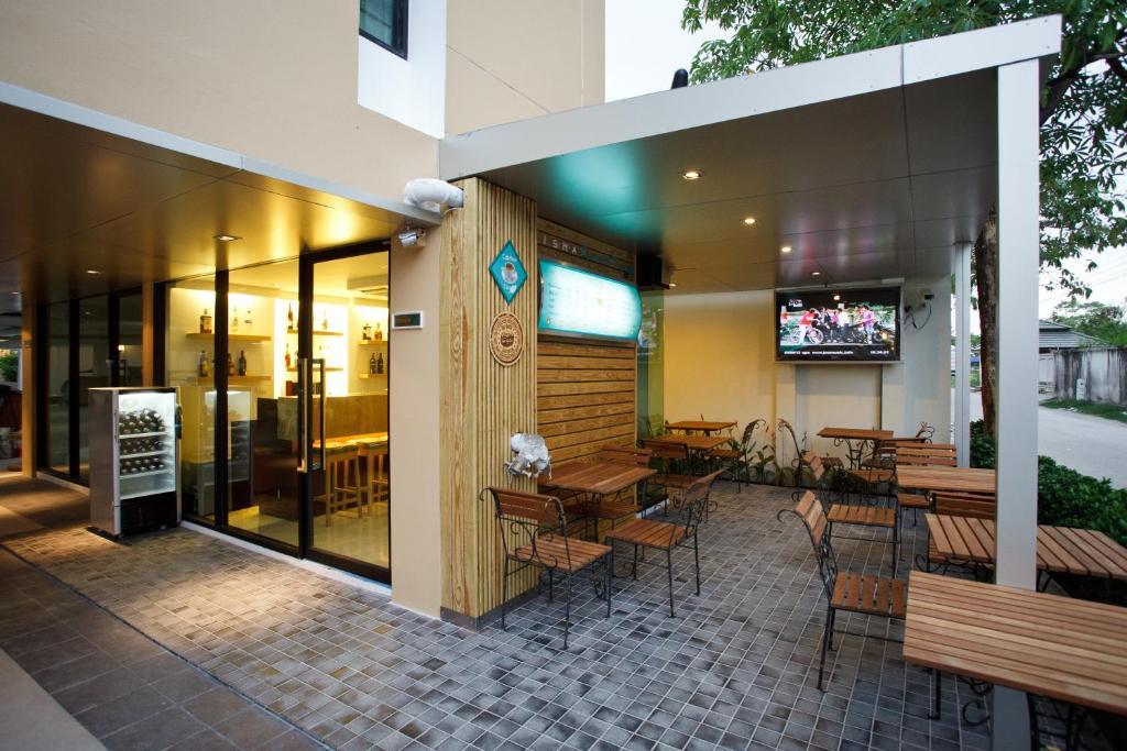 Alisha Court Hotel & Residence กรุงเทพมหานคร ภายนอก รูปภาพ