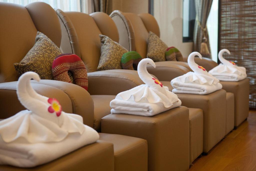 Alisha Court Hotel & Residence กรุงเทพมหานคร ภายนอก รูปภาพ