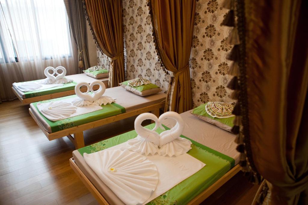 Alisha Court Hotel & Residence กรุงเทพมหานคร ภายนอก รูปภาพ