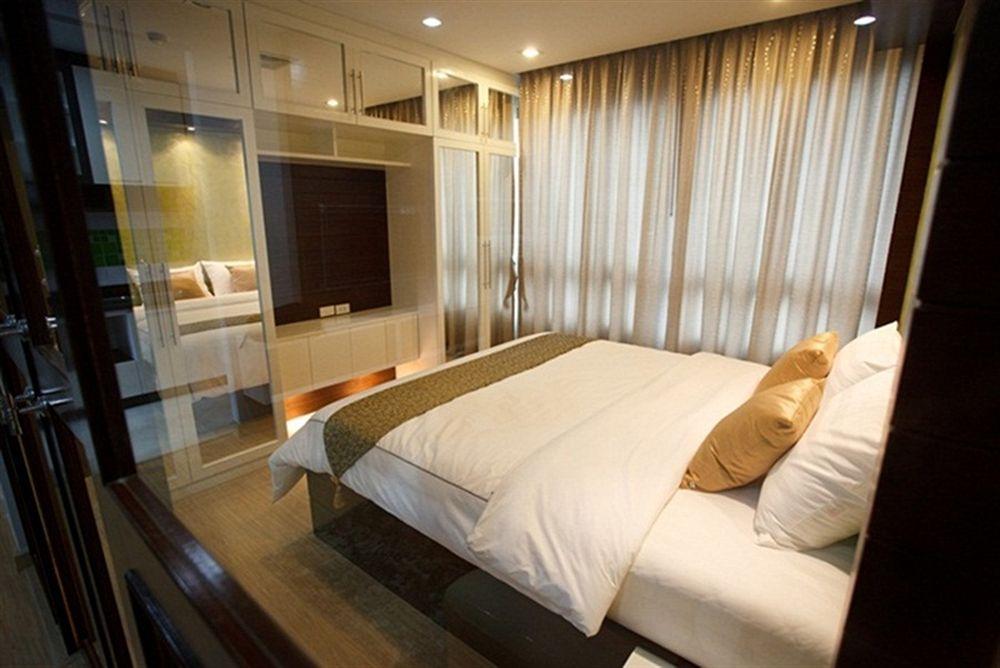 Alisha Court Hotel & Residence กรุงเทพมหานคร ภายนอก รูปภาพ