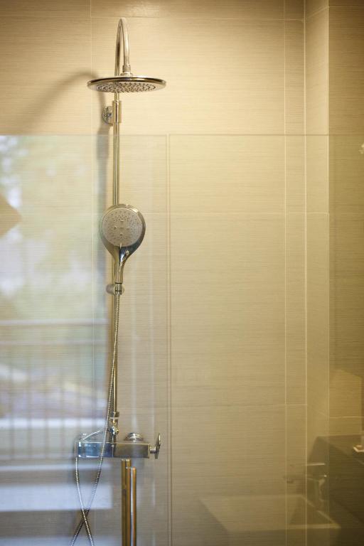 Alisha Court Hotel & Residence กรุงเทพมหานคร ภายนอก รูปภาพ