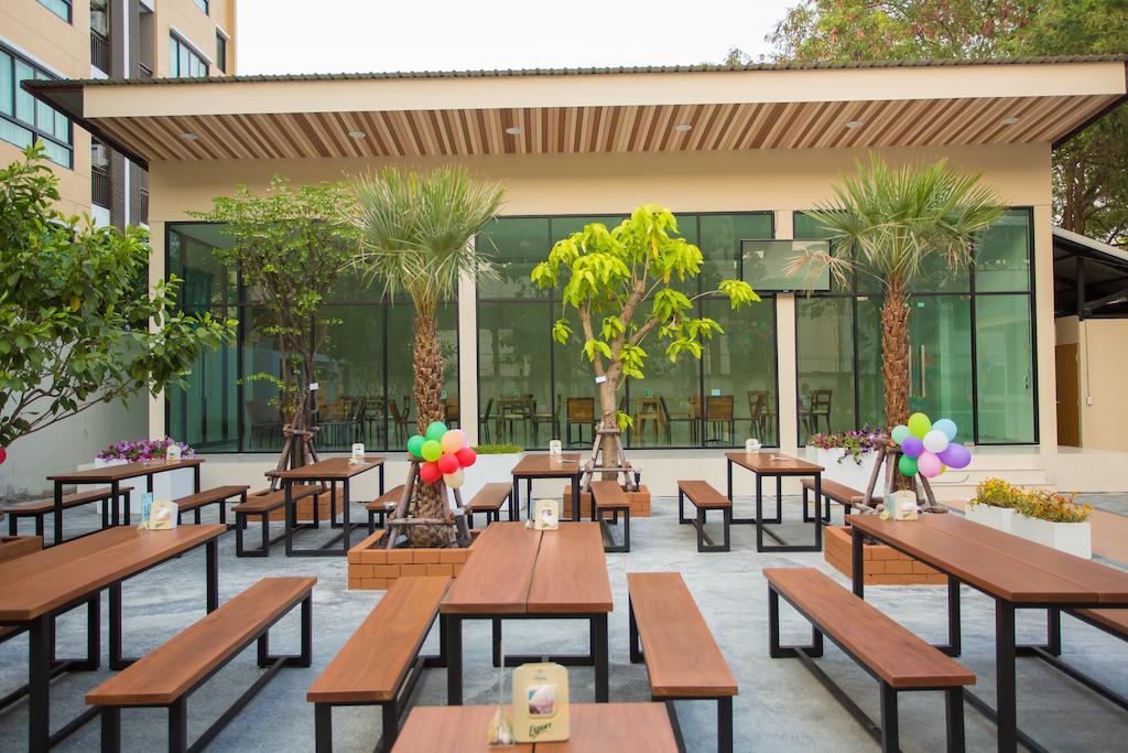 Alisha Court Hotel & Residence กรุงเทพมหานคร ภายนอก รูปภาพ